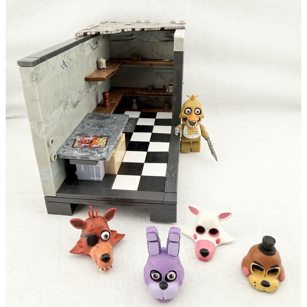FNAF McFarlane Five Nights at Freddy's Backstage Set 25081 -Figures - Incomplete - Picture 2 of 7